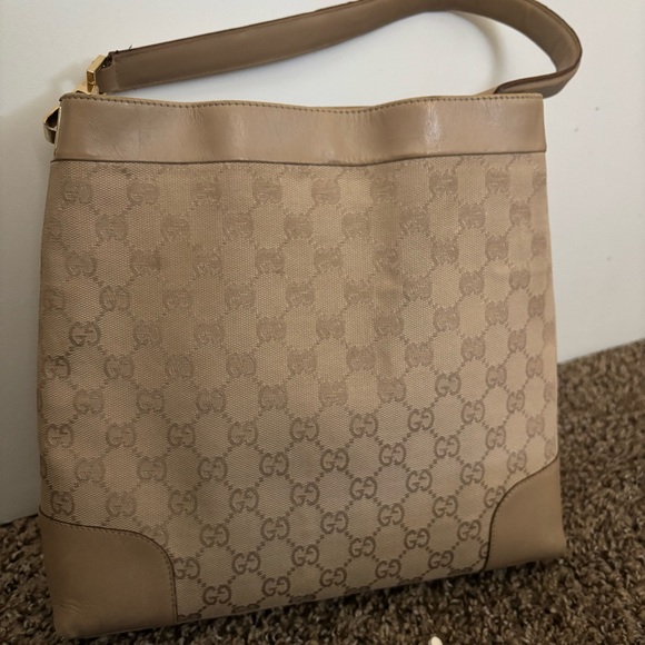 Gucci Beige GG Supreme Canvas Shoulder Bag with Tan Strap - Picture 10 of 10